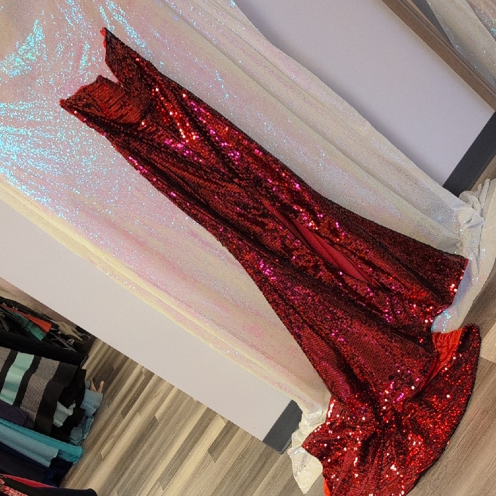 Glittering Red Prom Gown